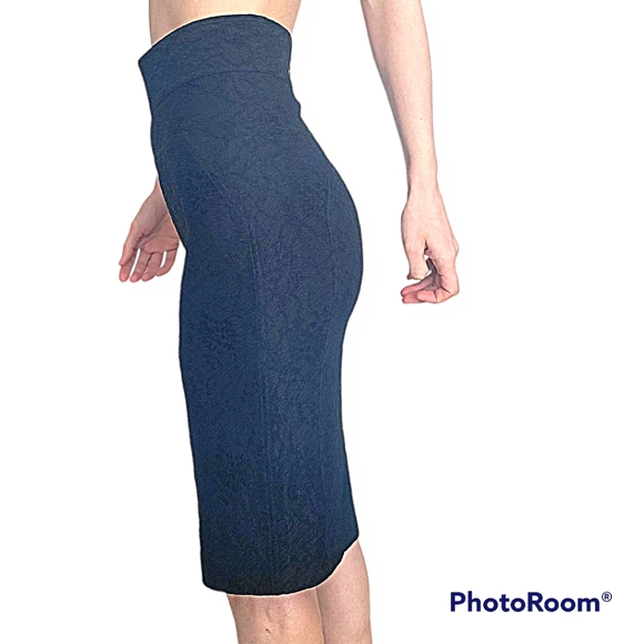 Diane Von Furstenberg Dresses & Skirts - DVF Black Floral Lace Tight Body Con High Waisted Midi Pencil Skirt Size 4